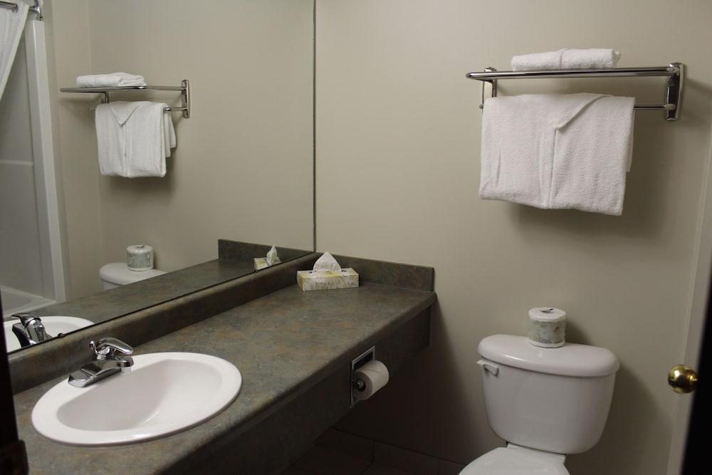 Foxwood Inn And Suites Fox Creek Dış mekan fotoğraf