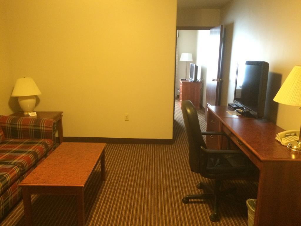 Foxwood Inn And Suites Fox Creek Dış mekan fotoğraf