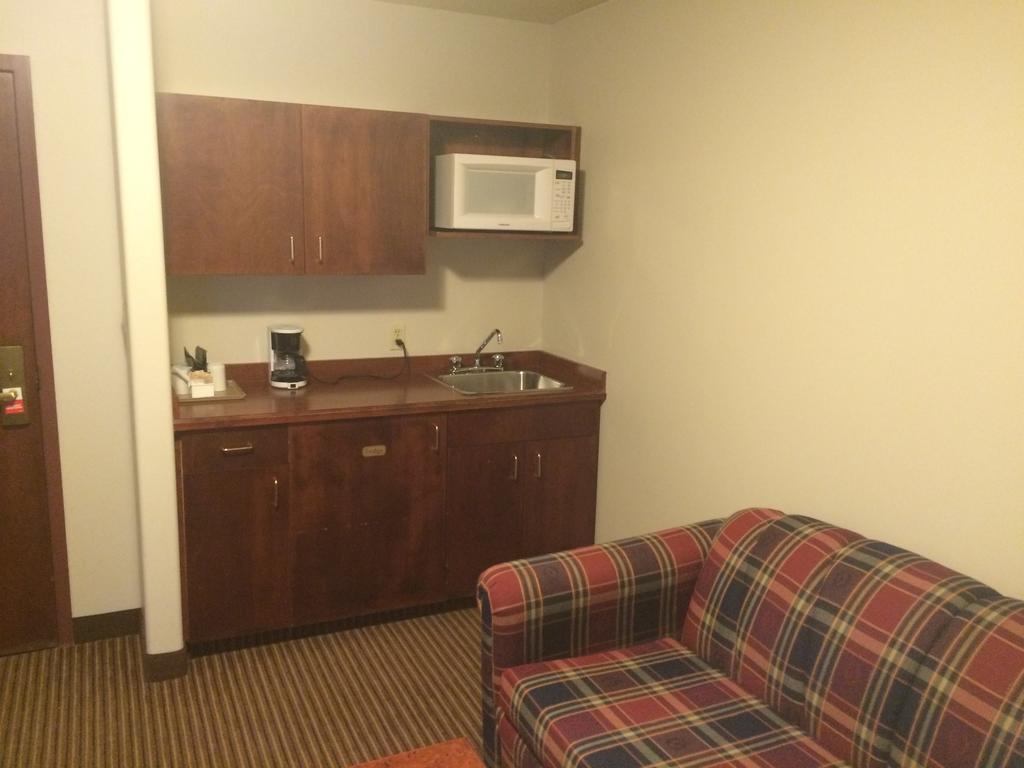 Foxwood Inn And Suites Fox Creek Dış mekan fotoğraf